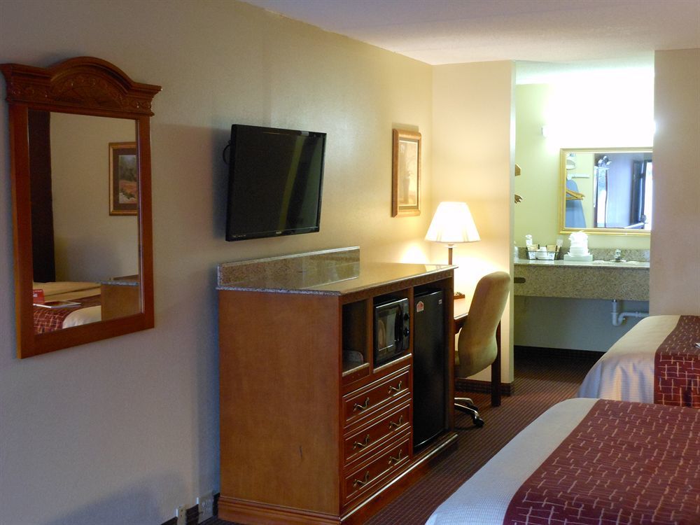 Red Roof Inn & Suites Pigeon Forge Parkway Εξωτερικό φωτογραφία