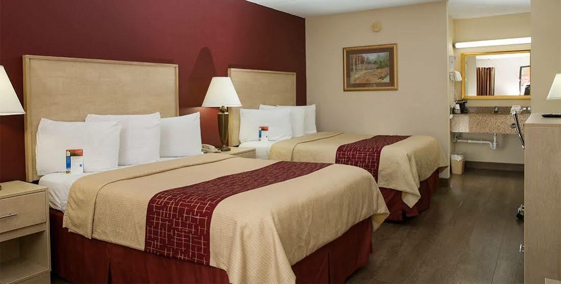 Red Roof Inn & Suites Pigeon Forge Parkway Εξωτερικό φωτογραφία